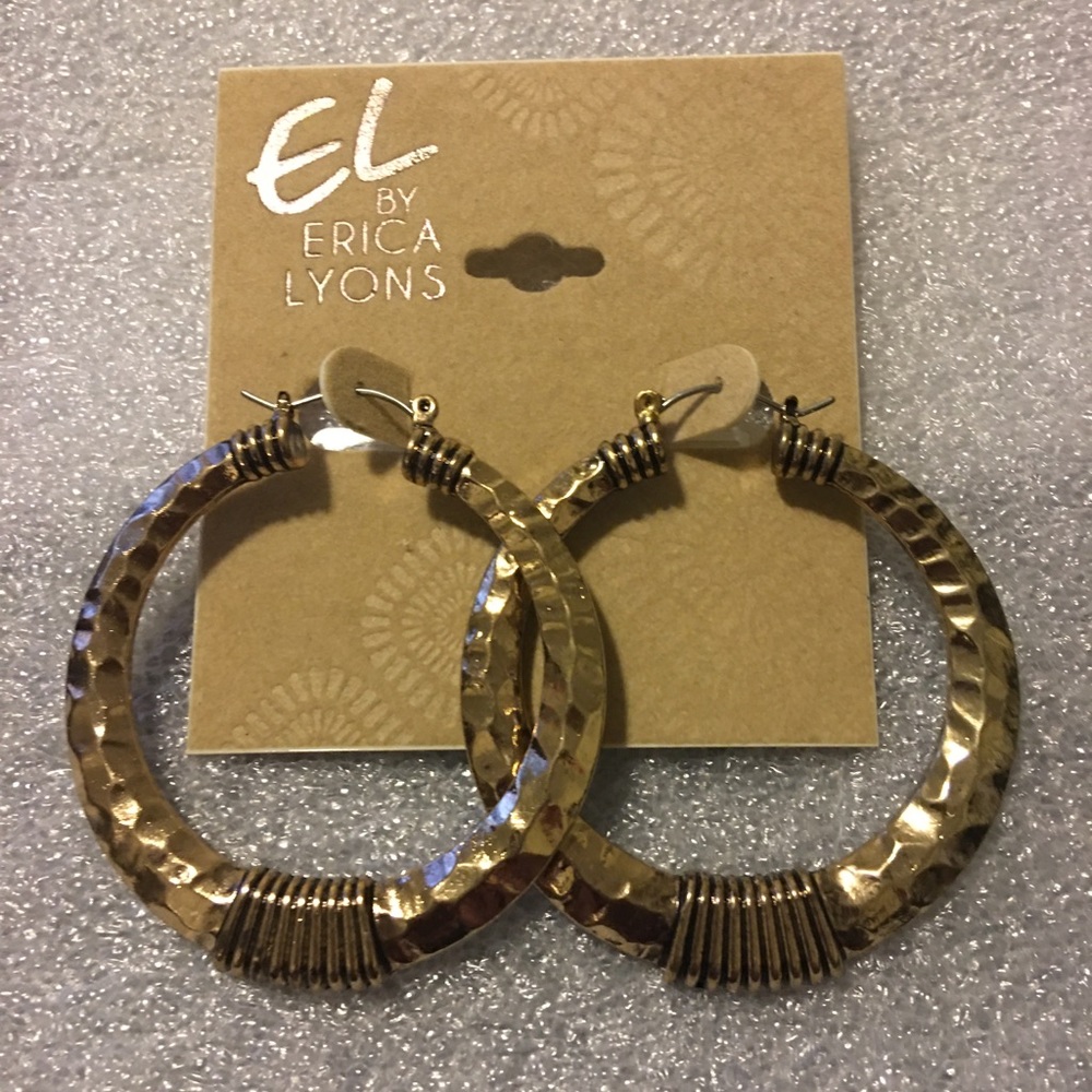 EL by Erica Lyons ~ Gold Tone Hoop Earrings
